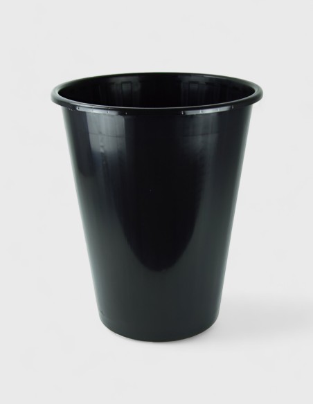 Cubo de plastico negro
