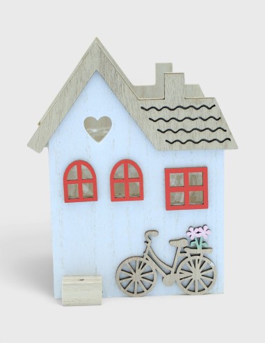 Maison en Bois aux Fenêtres Rouges